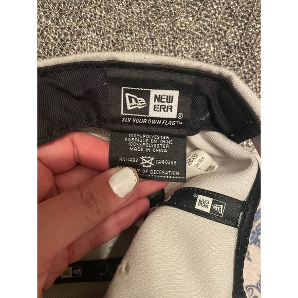 Oakley New Era 9FIFTY Snapback Hat White Grey Purple Logo Mens Cap Since 1975 - Picture 4 of 6